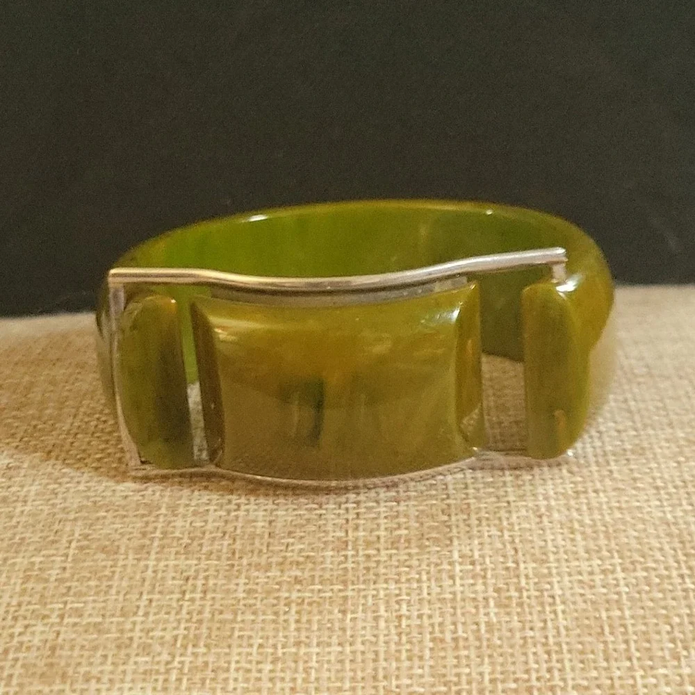 Vintage Spinach Moss Bakelite Buckle Bangle Bracelet Green 2.5 In Midcentury